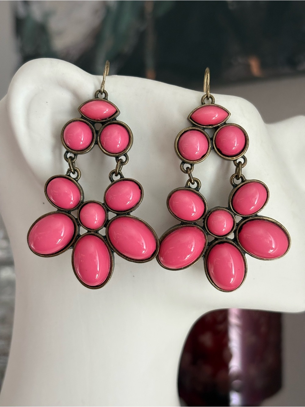 Y2K Hot Pink Statement Dangle Earrings Antique Brass Tone - Picture 1 of 12